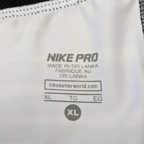 Nike Pro Capris- size XL - Picture 3 of 3